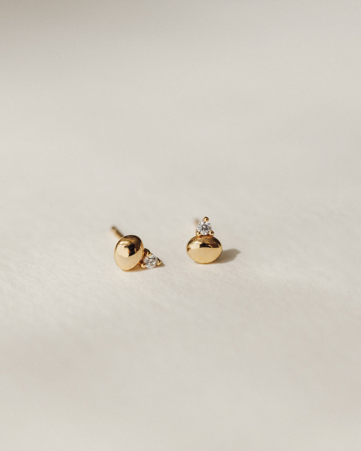Gleaming Pebble Studs